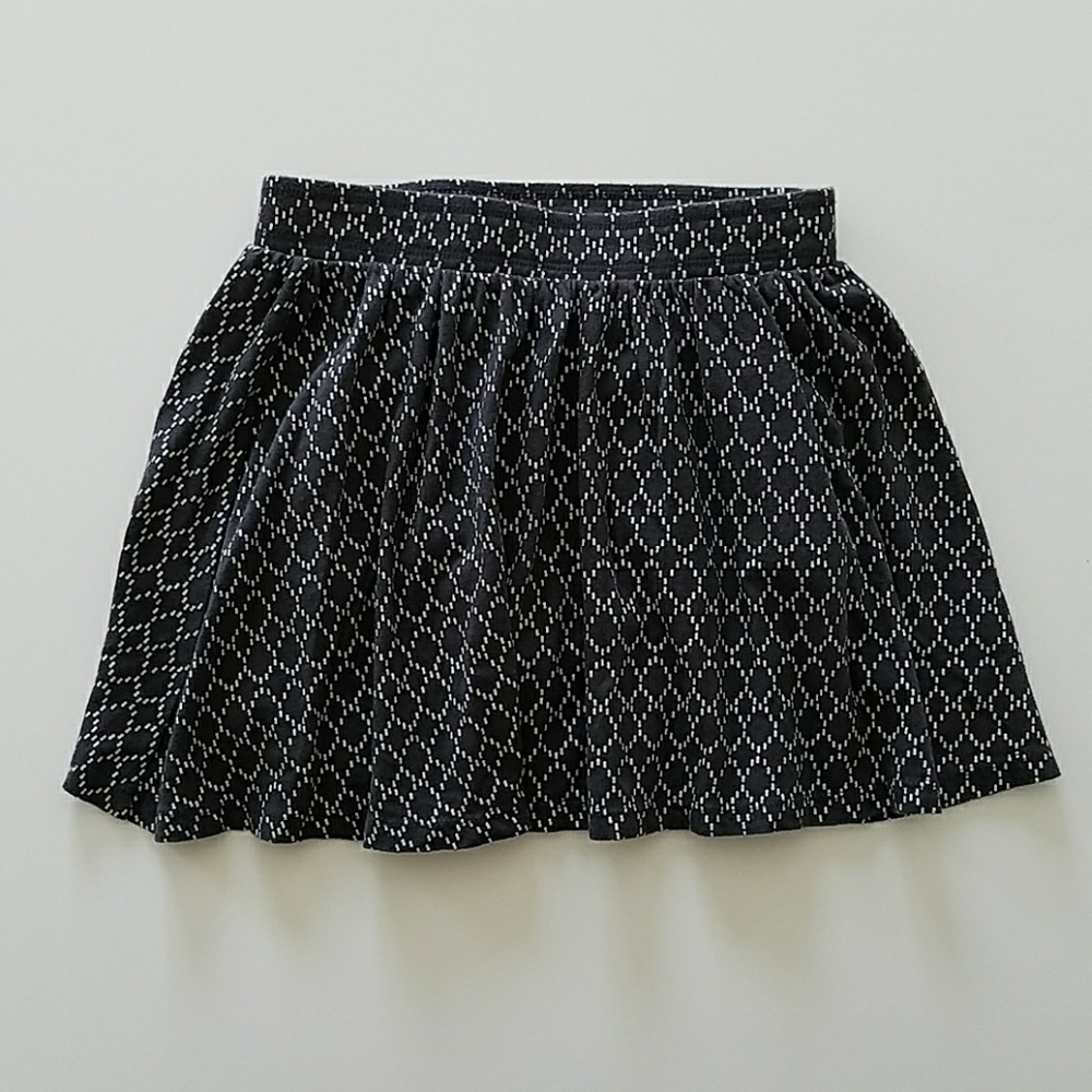 Old Navy Gray Skirt w/ White Criss Cross